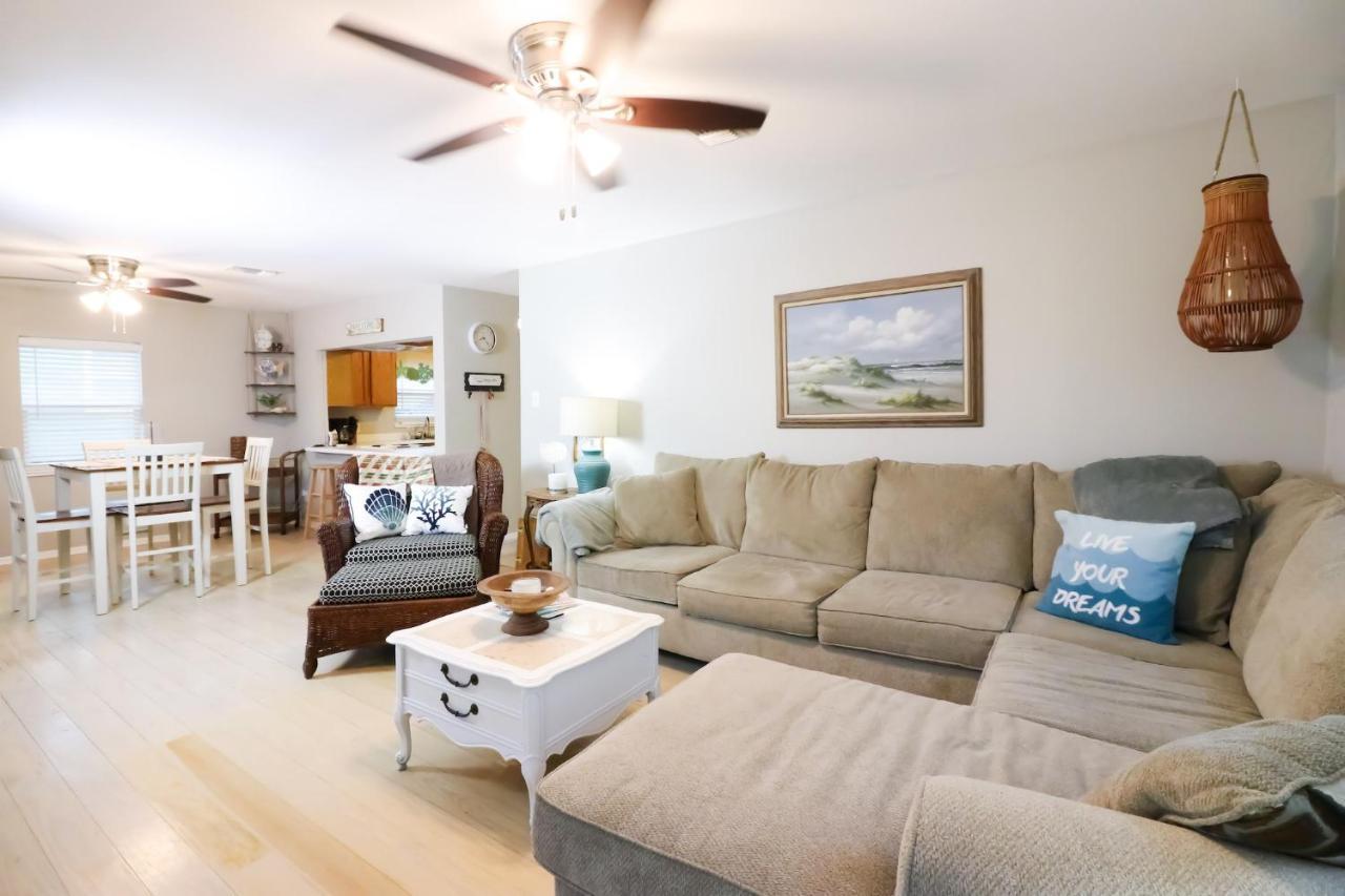 Sunny Daze Walk To Beach 2 Decks Pet Friendly Has A Mini Bar Galveston Exterior photo