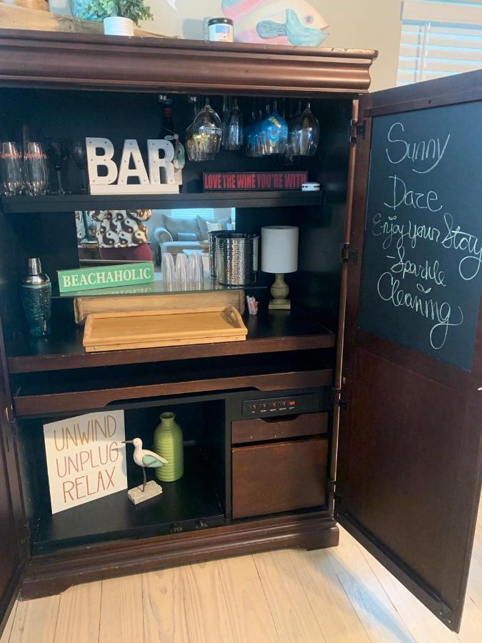 Sunny Daze Walk To Beach 2 Decks Pet Friendly Has A Mini Bar Galveston Exterior photo