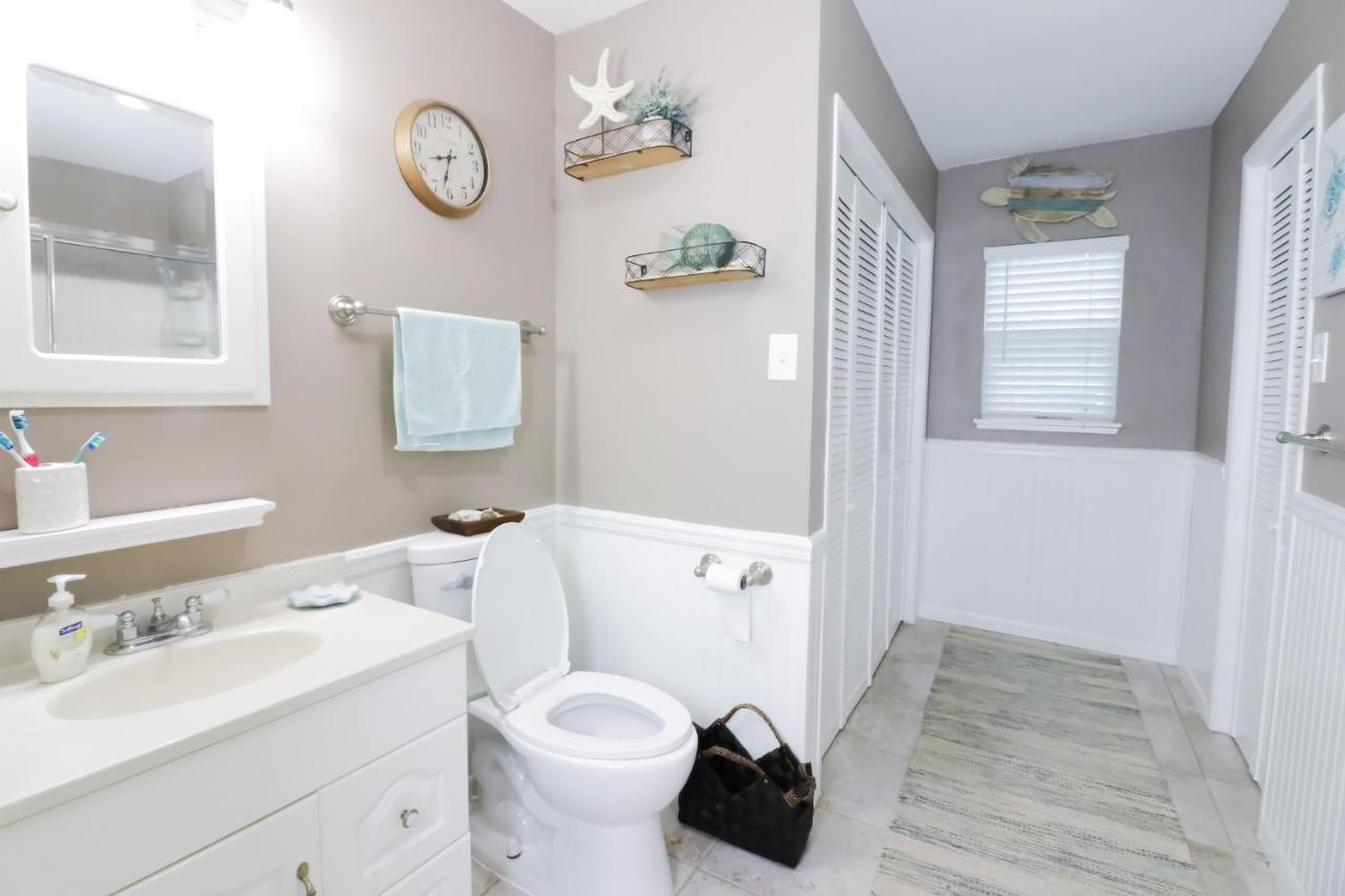 Sunny Daze Walk To Beach 2 Decks Pet Friendly Has A Mini Bar Galveston Exterior photo