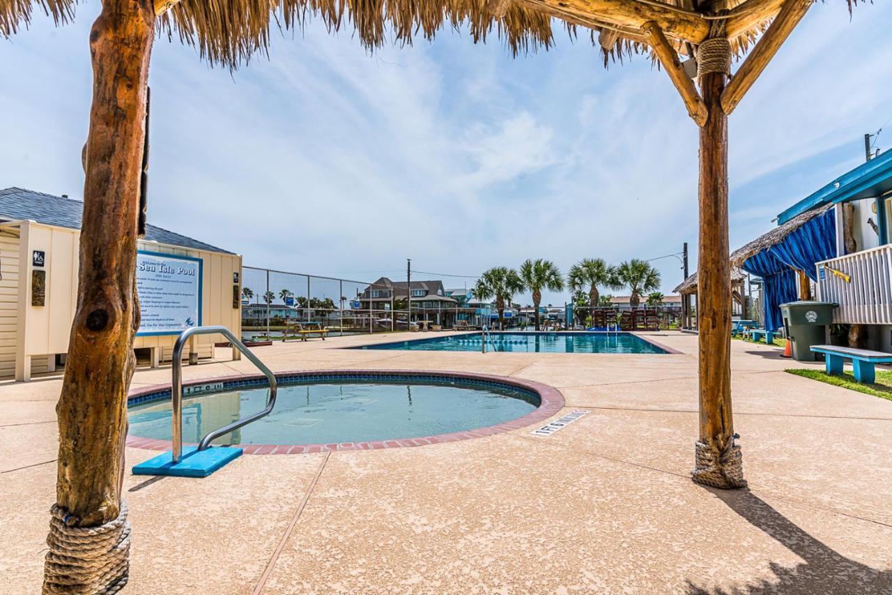 Sunny Daze Walk To Beach 2 Decks Pet Friendly Has A Mini Bar Galveston Exterior photo