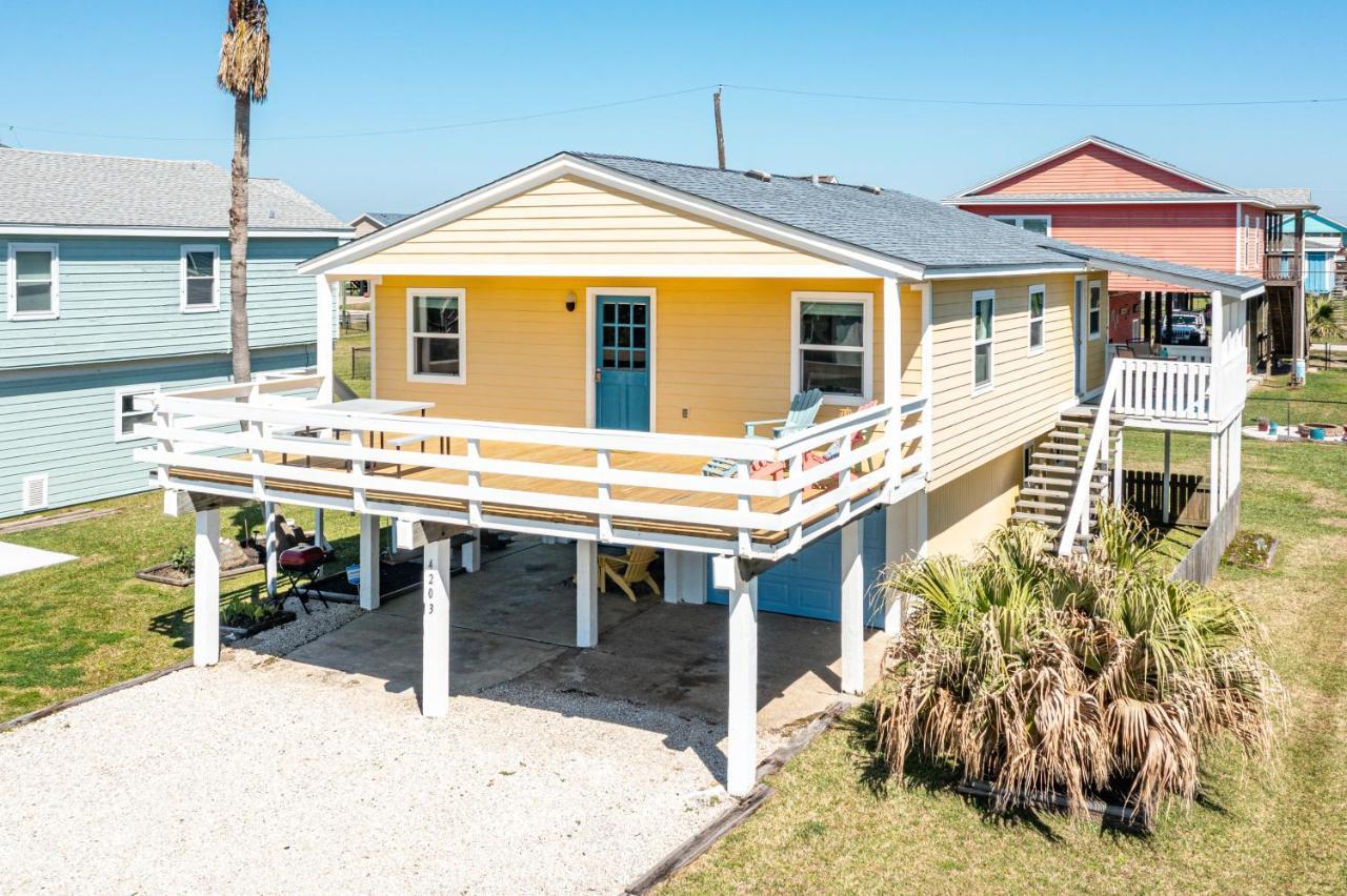Sunny Daze Walk To Beach 2 Decks Pet Friendly Has A Mini Bar Galveston Exterior photo